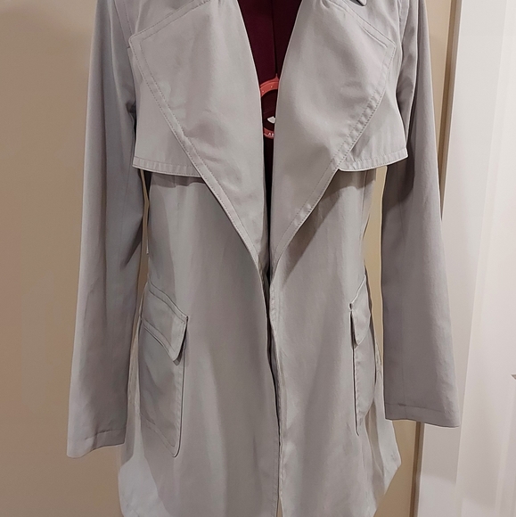 Light Weight Trench - Picture 3 of 6